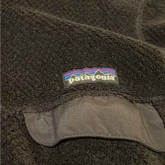Black Patagonia Fleece Zip Up - Picture 2 of 3